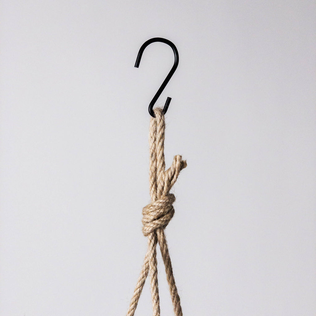 10" Signature Stone Hanging Tray: Black Stone