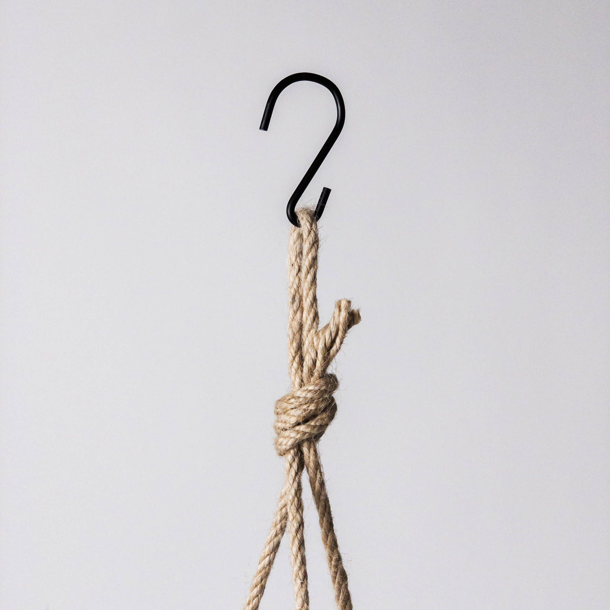 10" Signature Stone Hanging Tray: Black Stone